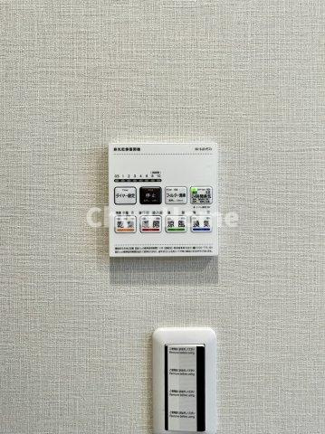 ジュウエル錦糸町の内装|【浴室乾燥機】暖房・冷風・換気・乾燥が可能です。毎日を快適に過ごせるうれしい機能が揃っています。雨の日の洗濯物も安心です。