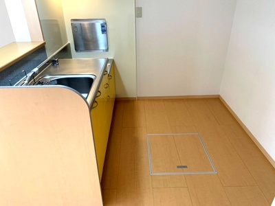 【キッチン】 | シャイニーパーク | ※イメージ　同物件・反転タイプの写真