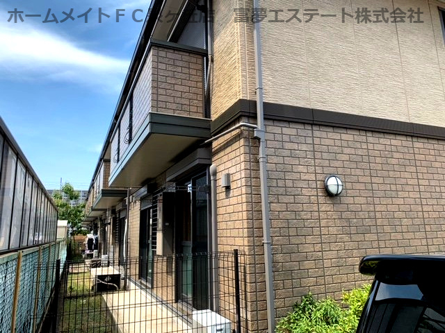 シャイニーパークの外観