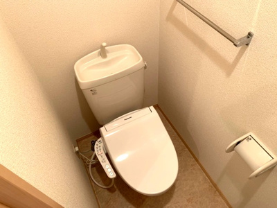【トイレ】 | シャイニーパーク | ※イメージ　同物件・反転タイプの写真