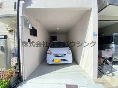 【駐車場】 | 　門真市島頭1丁目戸建貸家 | 駐車スペースもあります
※ダイハツミライースを停めたイメージです。
　現地でのサイズ確認をお願い致します。