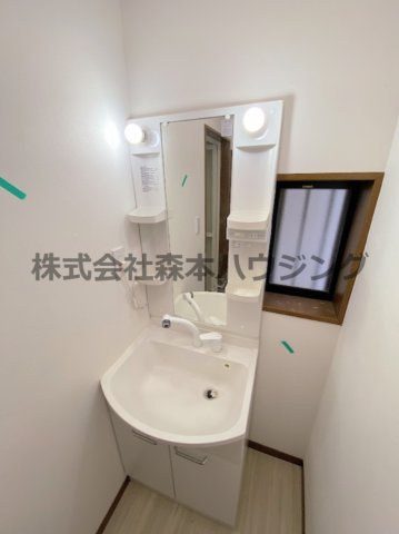 【独立洗面台】 | 　門真市島頭1丁目戸建貸家 | 独立洗面台、朝の身支度には欠かせません