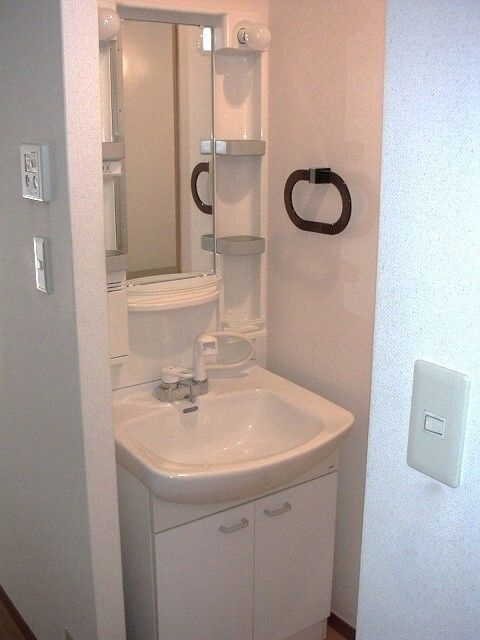 浦安エステートの独立洗面台