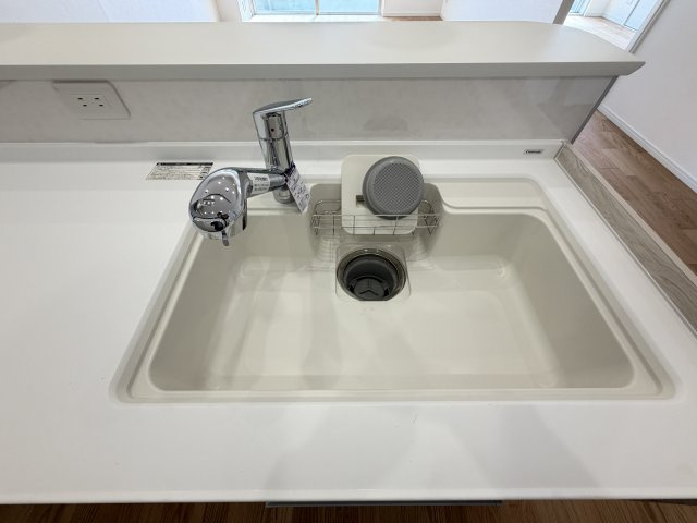 浄心ステーションビル南館のキッチン|浄水器付き水栓です♪