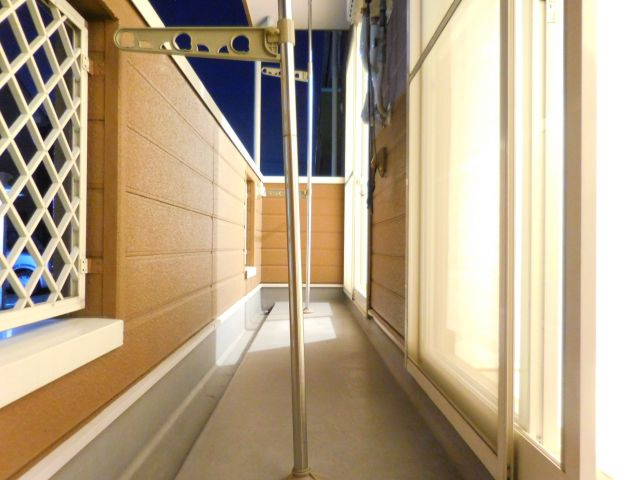 高槻市城南町１丁目のアパートのバルコニー