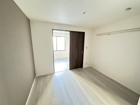 藤沢市辻堂新町１丁目のアパートの居間・リビング
