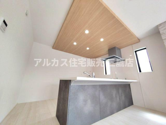 【内覧動画公開中！】京王線 調布駅 バス15分 停歩4分 新築戸建 調布市深大寺北町7丁目のキッチン