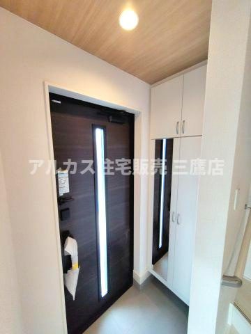 【内覧動画公開中！】京王線 調布駅 バス15分 停歩4分 新築戸建 調布市深大寺北町7丁目の玄関