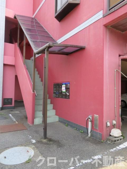 プレアール飯野町のエントランス