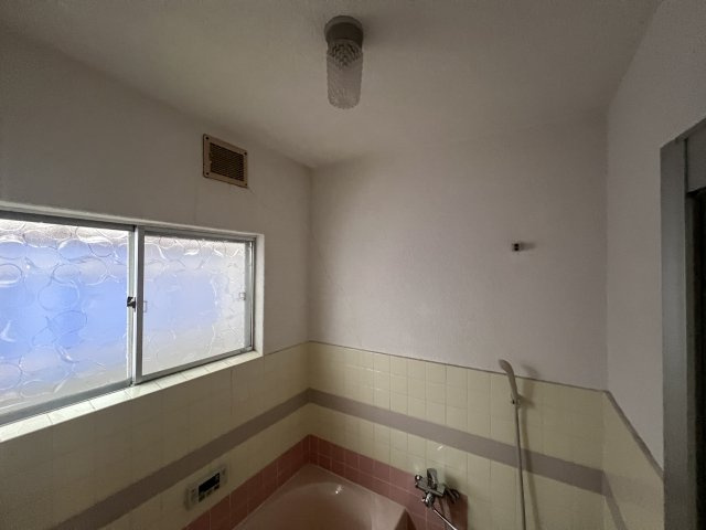 鈴蘭台東町3丁目戸建ての浴室