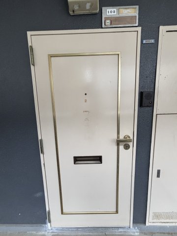 フリーダム町屋の玄関