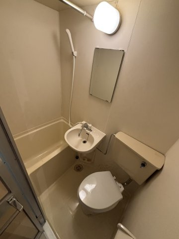 フリーダム町屋の浴室