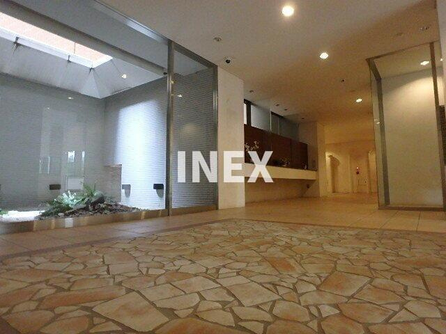 横浜市神奈川区三ツ沢下町の賃貸マンションのロビー