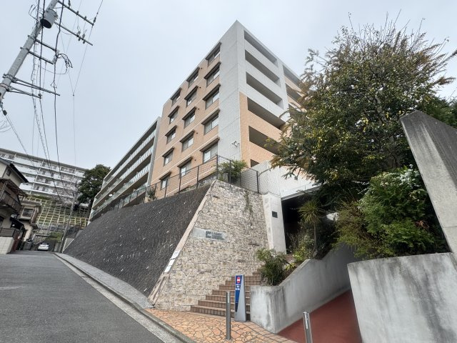 横浜市神奈川区三ツ沢下町の賃貸マンション