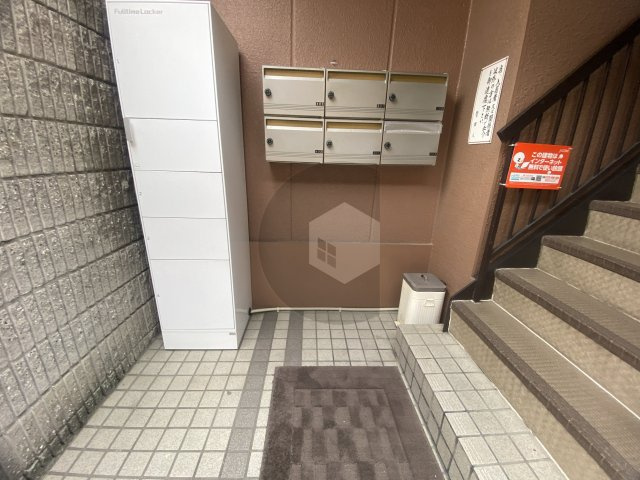 GLマンション八戸ノ里のロビー