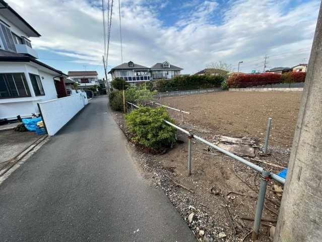 あきる野市上代継☆約409坪売地☆事業用にオススメ☆の前面道路含む現地写真