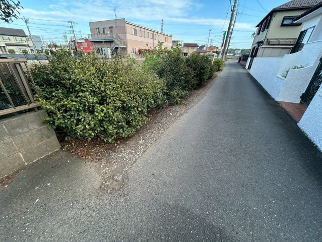 あきる野市上代継☆約409坪売地☆事業用にオススメ☆の前面道路含む現地写真
