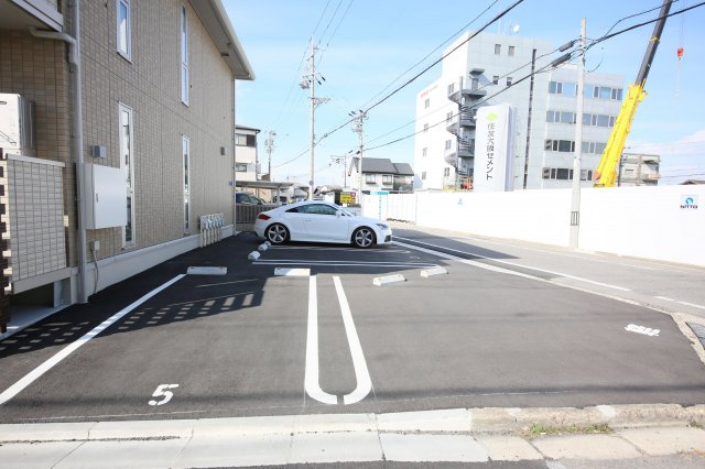 レジデンス大府駅クロスの駐車場