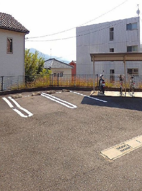 グランビアＫの駐車場|駐車場