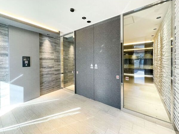 S-RESIDENCE庄内通 ☆初回保証料0円部屋あり!駐車場空き予定あり!のエントランス