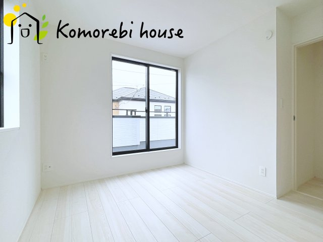 さいたま市見沼区御蔵　９期　新築一戸建て　グラファーレ　01の洋室|広々とした洋室です