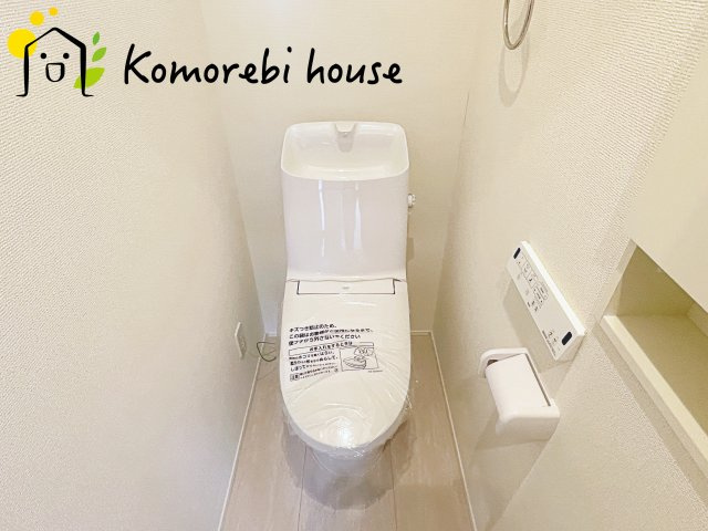 さいたま市見沼区御蔵　９期　新築一戸建て　グラファーレ　01のトイレ|コンパクトで使いやすいトイレです