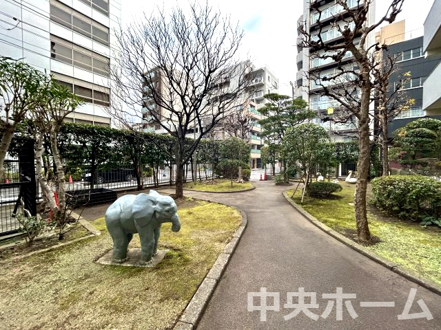 新大橋永谷マンションの現況写真|敷地内には緑も多く住環境良好です