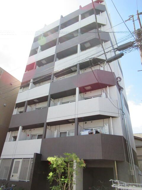 葛飾区新小岩３丁目の賃貸マンションの外観
