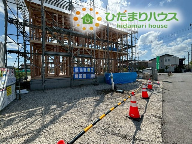 熊谷市拾六間　第6　新築一戸建て　リーブルガーデン　01の駐車場