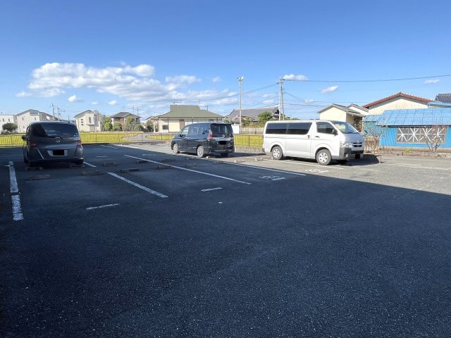 ファミール濱田Ｂの駐車場