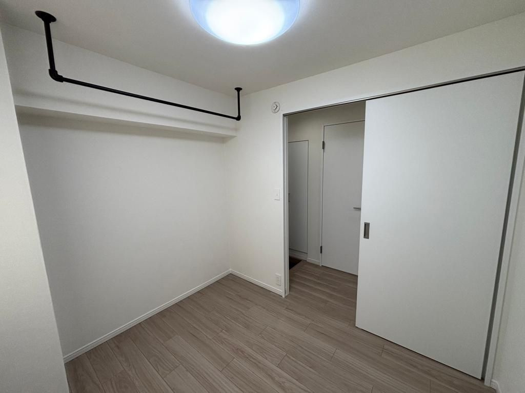 東村山市栄町２丁目の中古マンションの洋室