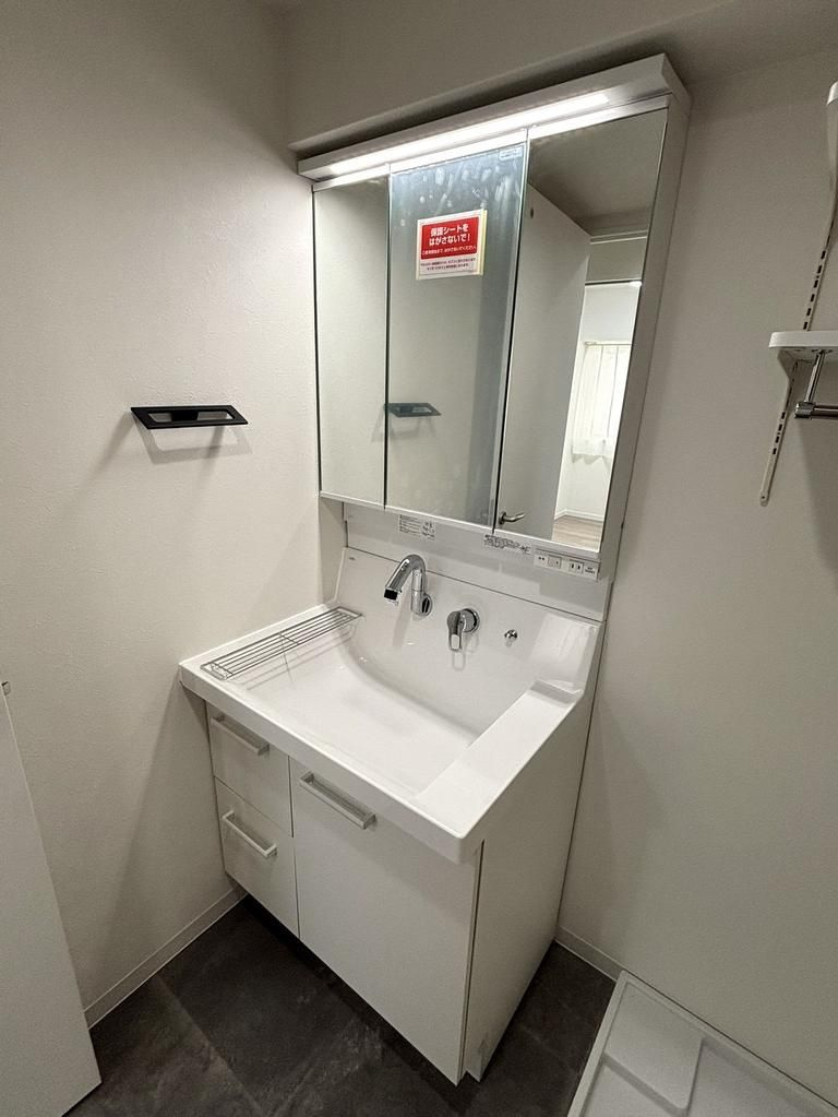 東村山市栄町２丁目の中古マンションの独立洗面台