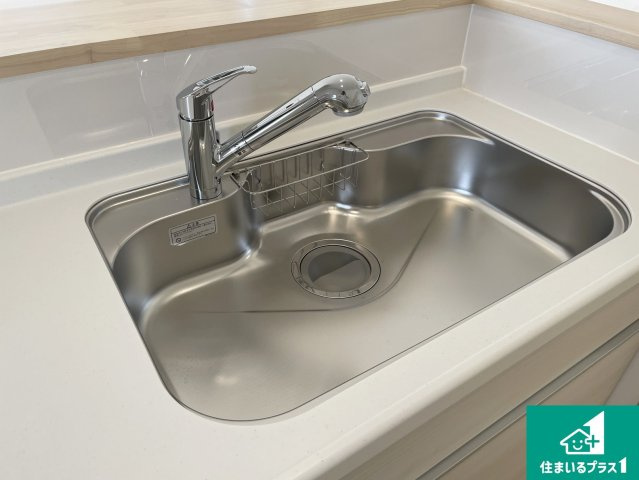 東近江市今町　第3期　新築一戸建ての設備|浄水器を内蔵！炊飯時、お茶を作る時に安心してお水を使えます！お湯と冷水、浄水と原水、シャワーの切替えもワンタッチです！