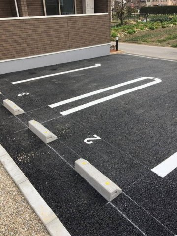ベルピースの駐車場