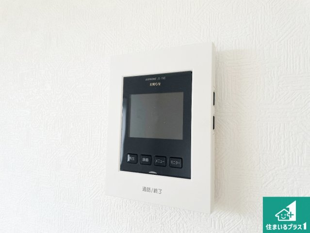 東近江市今町　第3期　新築一戸建ての防犯設備|カラーモニターインターホン！声だけでなく来訪者の姿や顔がモニターで確認できるので、小さなお子様がいらっしゃるご家庭でも安心できます！