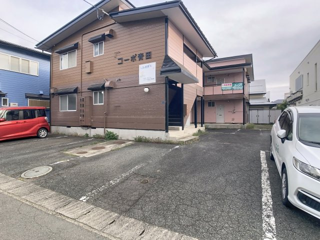 コーポ青田の駐車場