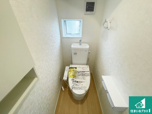 東近江市今町　第3期　新築一戸建てのトイレ|1・2階の2ヶ所にあるので、朝の忙しい時間の順番待ちもなく、深夜の利用にも大変便利です。