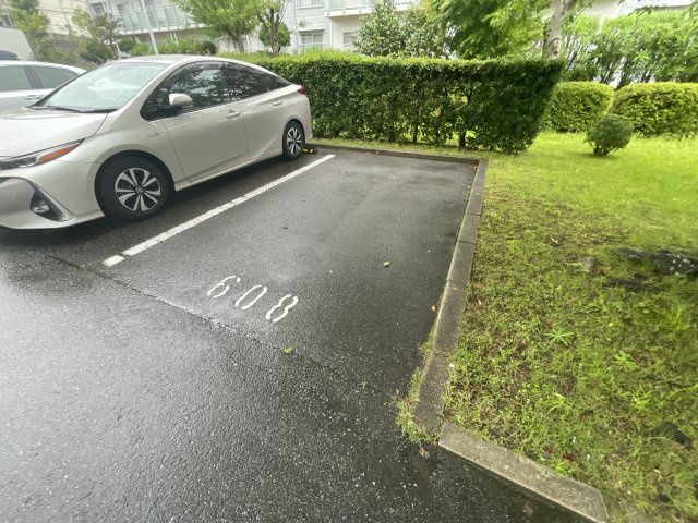 ひよどり台7団地36号棟の駐車場