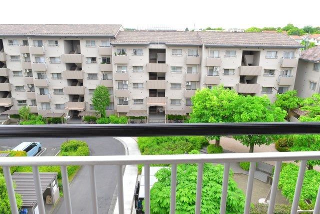 多摩市鶴牧３丁目の中古マンションの展望