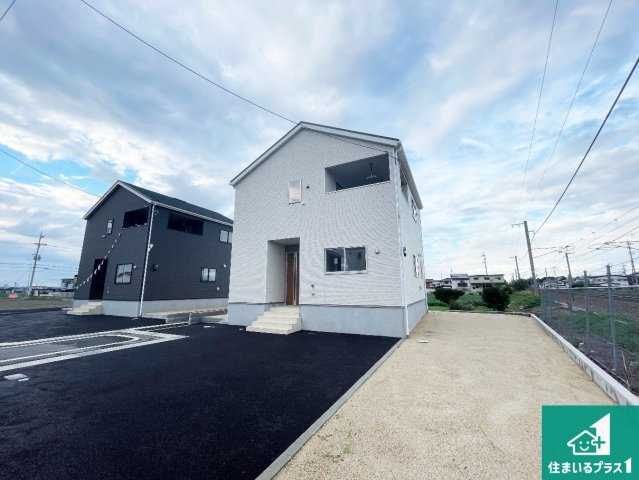東近江市今町　第3期　新築一戸建ての外観|前面道路は車の通りも少なくて安心です。