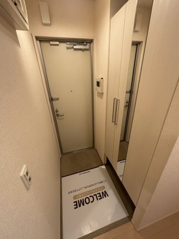 Ｅlysion westの玄関