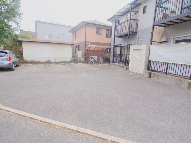 クレール川角の駐車場