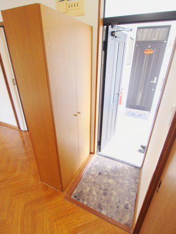 クレール川角の玄関
