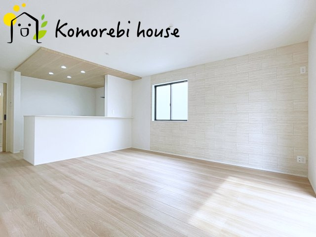 さいたま市見沼区御蔵　９期　新築一戸建て　グラファーレ　03の居間・リビング|こちらのリビングで趣味の時間をお楽しみください