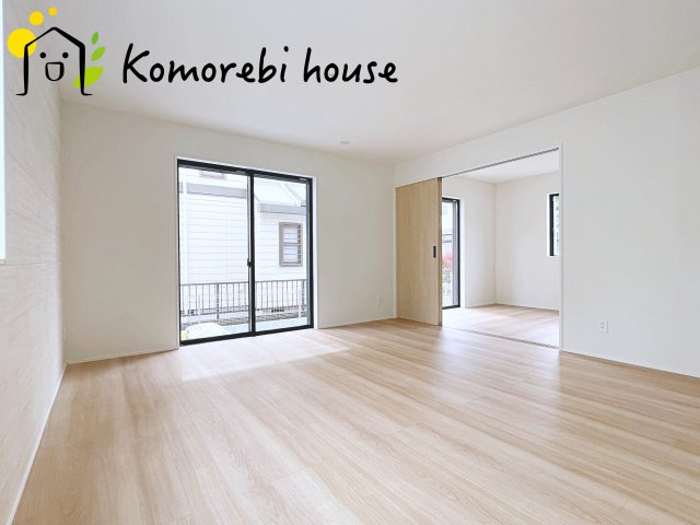 さいたま市見沼区御蔵　９期　新築一戸建て　グラファーレ　03の居間・リビング|おしゃれな居間です