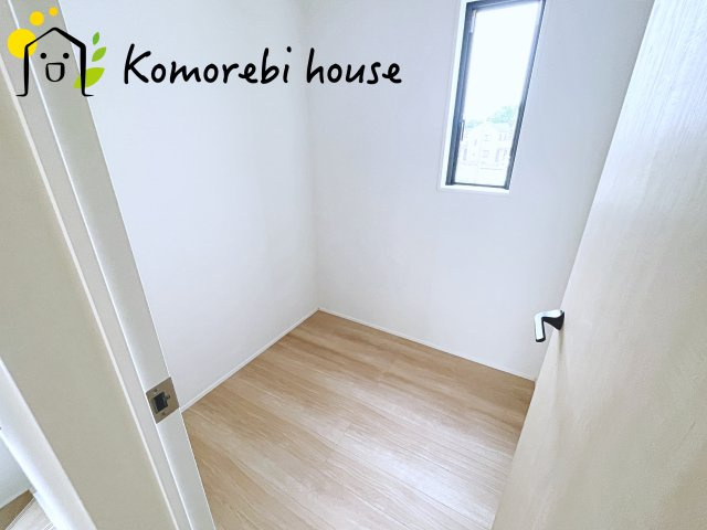 さいたま市見沼区御蔵　９期　新築一戸建て　グラファーレ　03の収納|納戸です