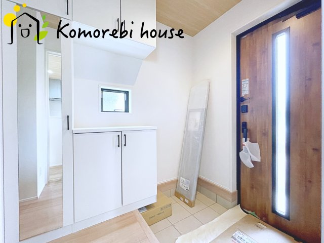 さいたま市見沼区御蔵　９期　新築一戸建て　グラファーレ　03の玄関|玄関です