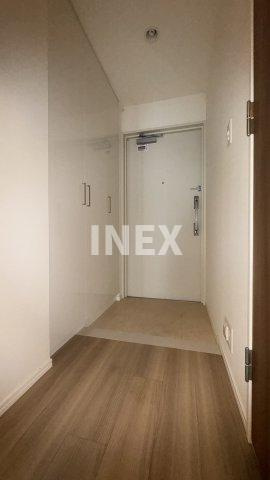 横浜市中区相生町３丁目の賃貸マンションの玄関