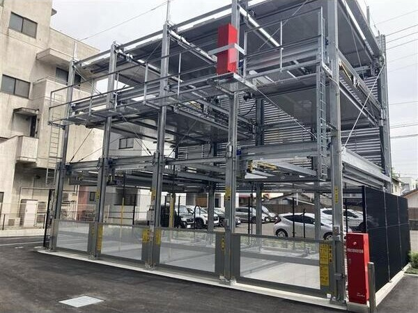 S-RESIDENCE亀島駅前ascent(アセント)の駐車場