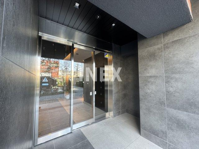 横浜市神奈川区子安通２丁目の賃貸マンションのエントランス